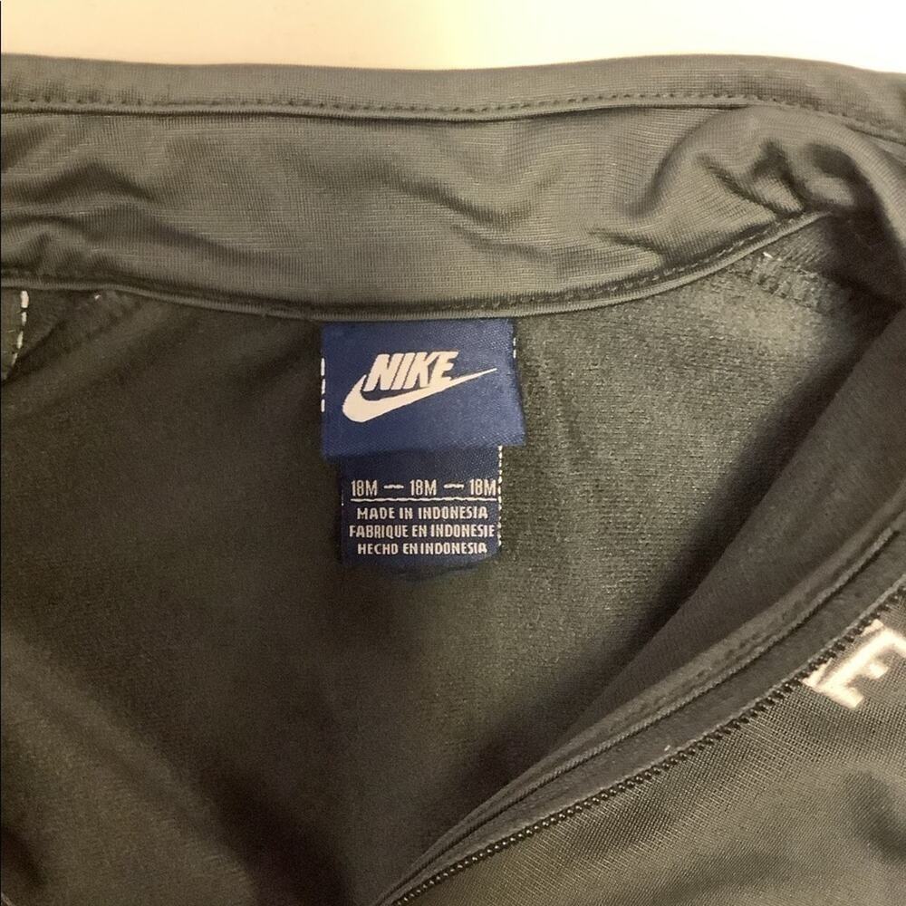 Nike Boys Zip Jacket Size 18mo - Picture 4 of 4